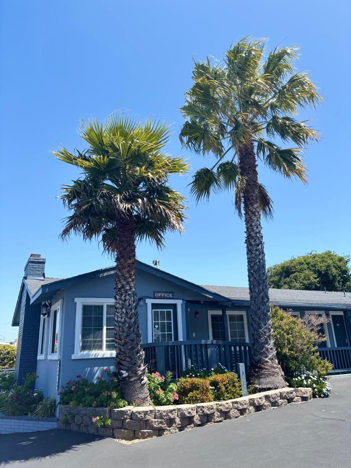 The Monterey Fireplace Inn Kültér fotó